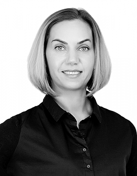 Подъем ног в висе